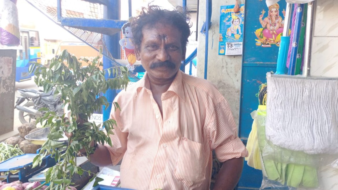 இறந்தும் வாழ்கிறார் சந்திரகுமார்.