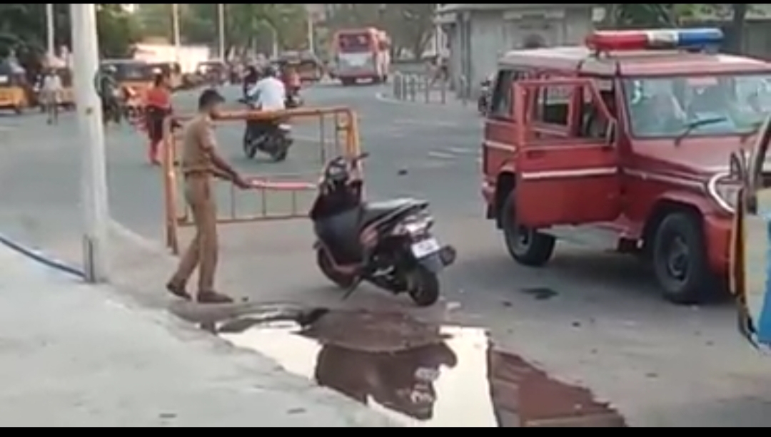 போலீசாரின் வெறிச்செயல்.