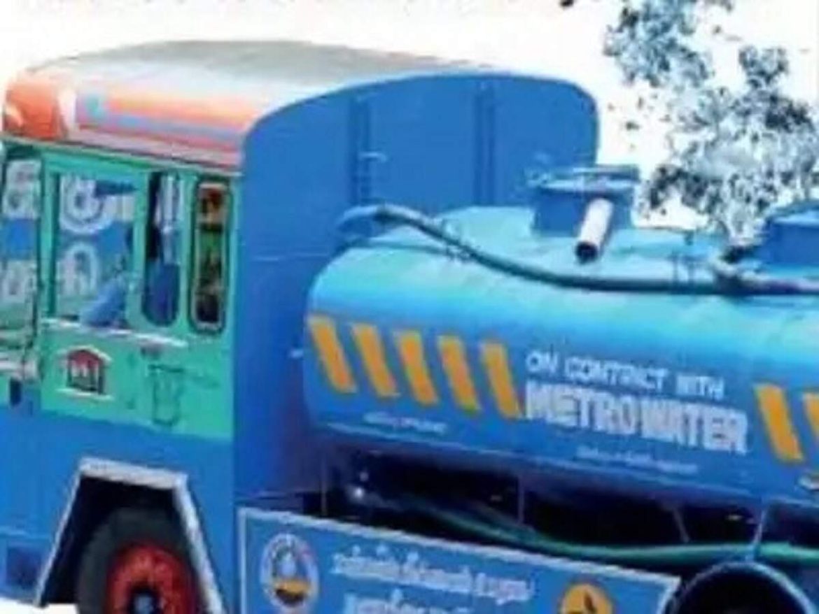 தண்ணீர் லாரி விபத்து: ஒருவர் பலி, பெண் படுகாயம்