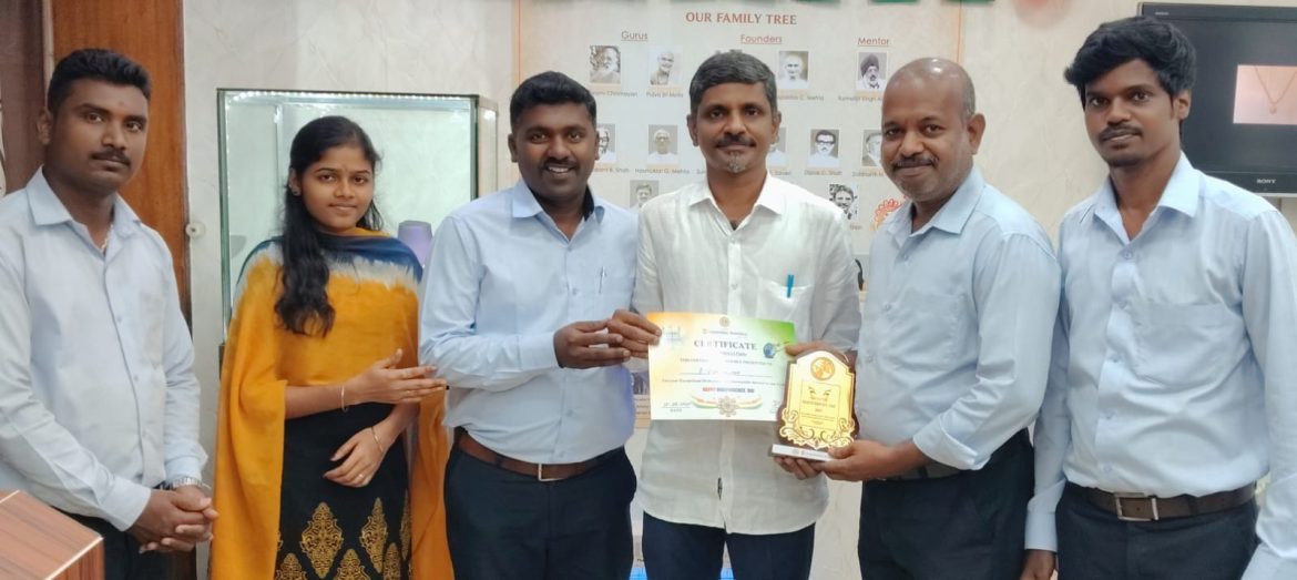 சுதந்திர தின விழாவில்  சமூக செயற்பாட்டாளருக்கு பாராட்டு!