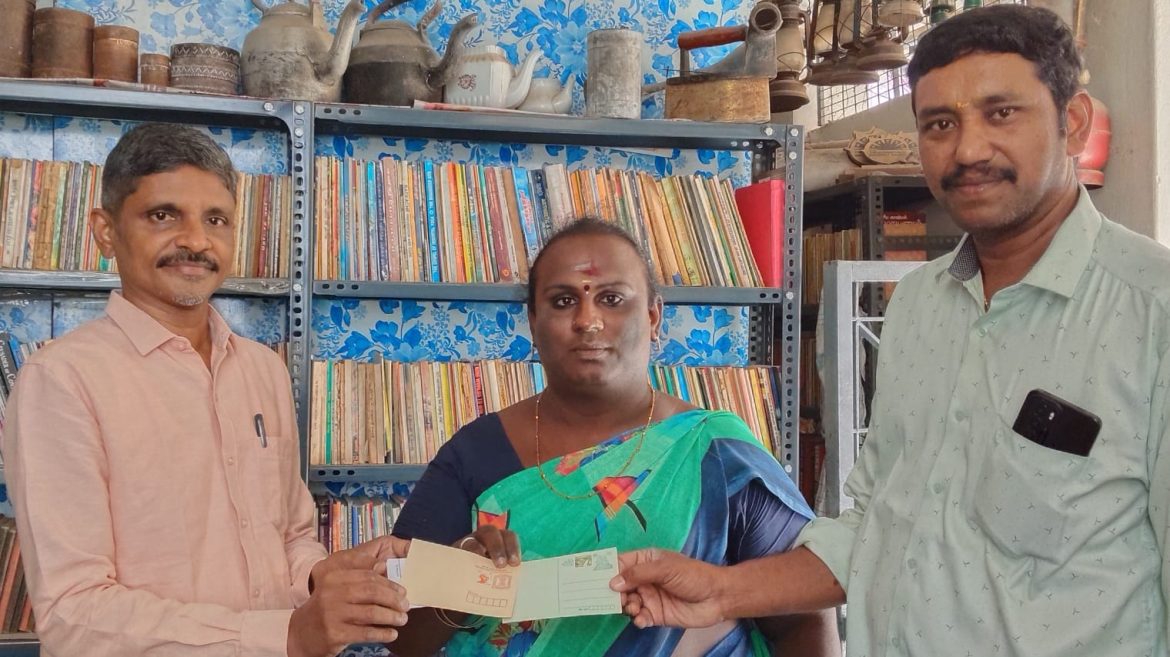 நாணயங்கள் சேகரிப்பில் ஈடுபடும் திருநங்கையர்!