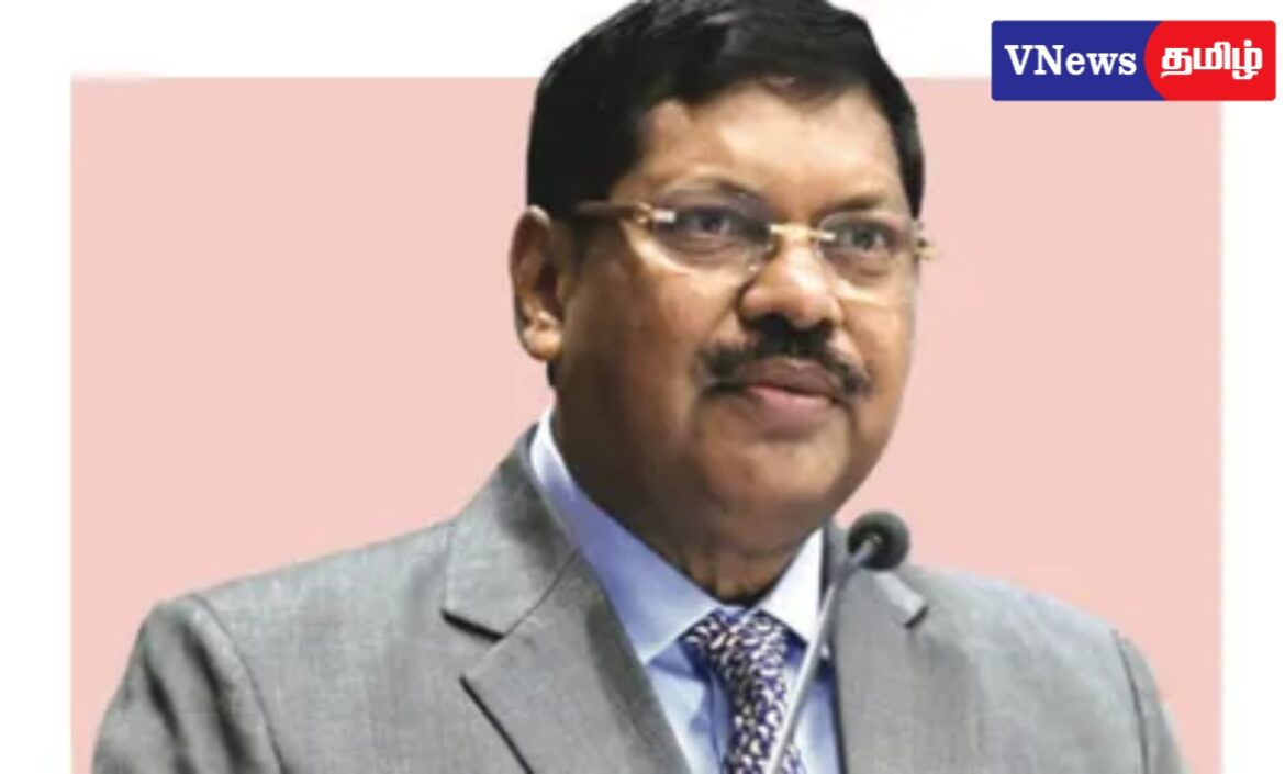 சனாதனத்தை அவமதித்ததாக குற்றச்சாட்டு – தலைமை நீதிபதியை தாக்க முயன்ற வழக்கறிஞர் இடைநீக்கம்