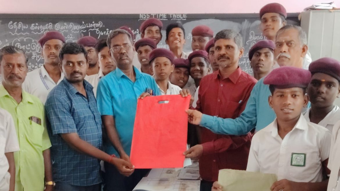 துணிப் பைகளை பயன்படுத்துவோம் விழிப்புணர்வு நிகழ்ச்சி!