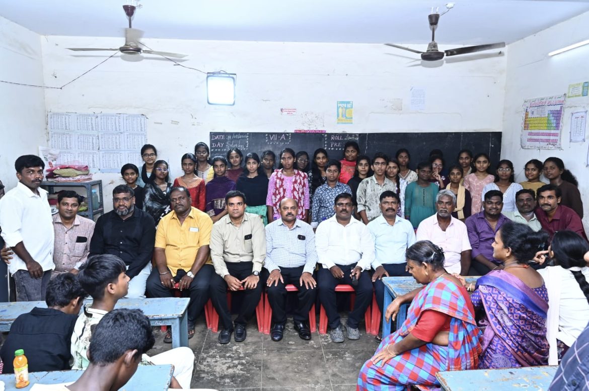 கொருக்குப்பேட்டையில் 48  மாணவர்களுக்கு கல்வி உதவித்தொகை வழங்கல்