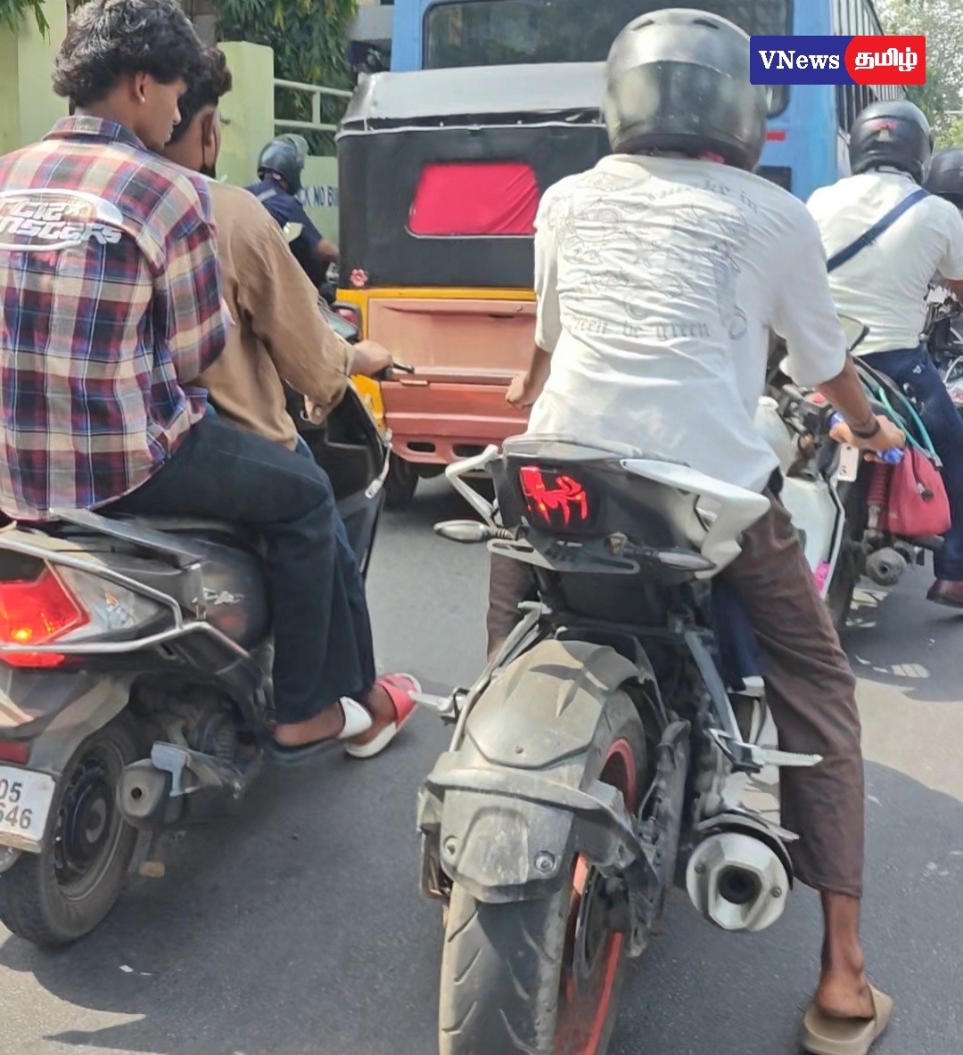 நம்பர் பிளேட் இல்லாமல் வாகனங்கள் இயக்கம் அதிகரிப்பு! சென்னையில் போக்குவரத்து கண்காணிப்பு அதிகாரிகள் என்ன செய்கிறார்கள்?